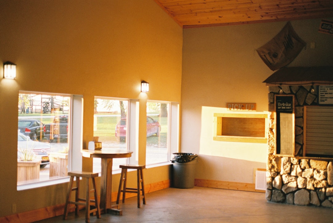 Jak dobrać blat dębowy do stylu skandynawskiego i loftowego?